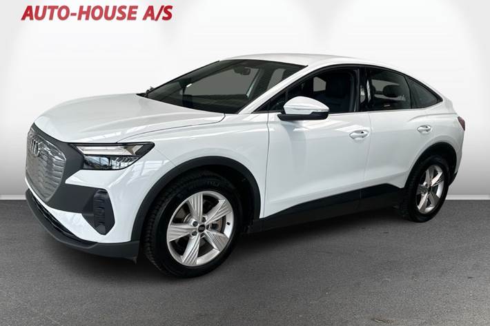 Hvid Audi Q4 e-tron fra 2023