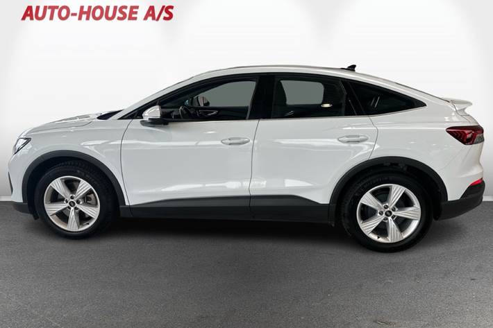 Hvid Audi Q4 e-tron fra 2023
