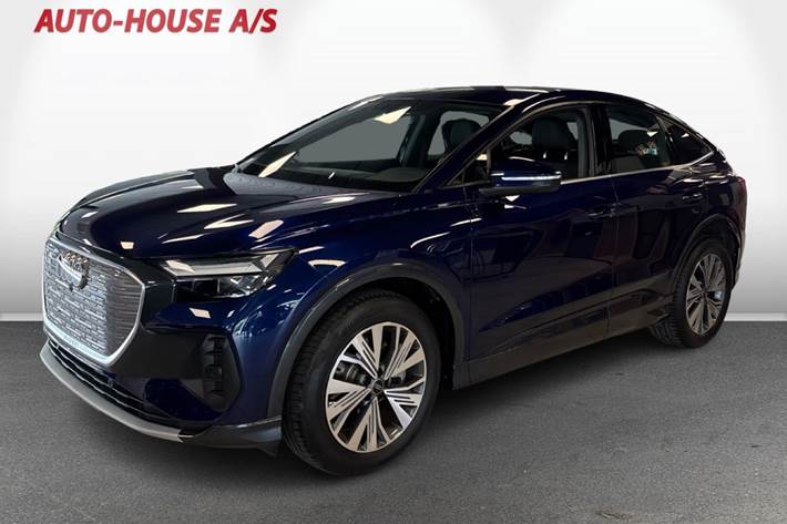 Blå Audi Q4 e-tron fra 2024