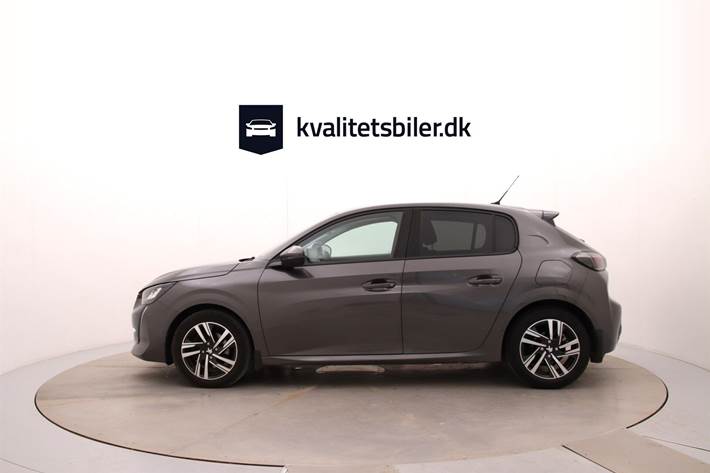 Grå Peugeot 208 fra 2021