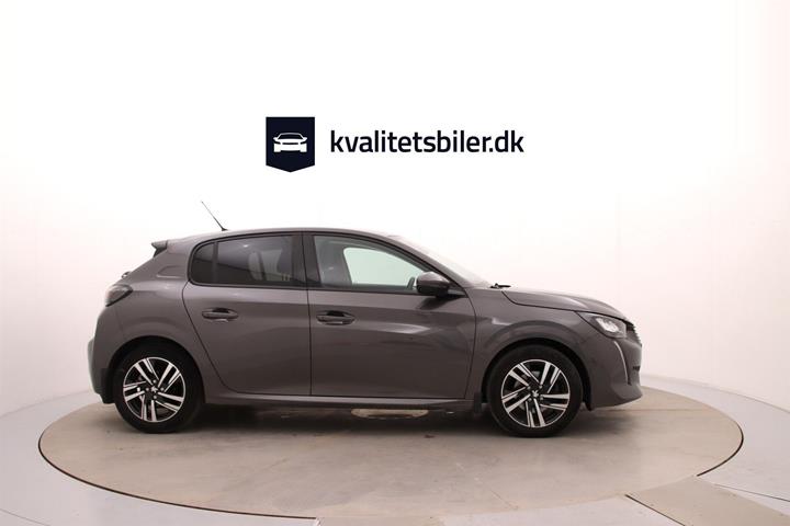 Grå Peugeot 208 fra 2021