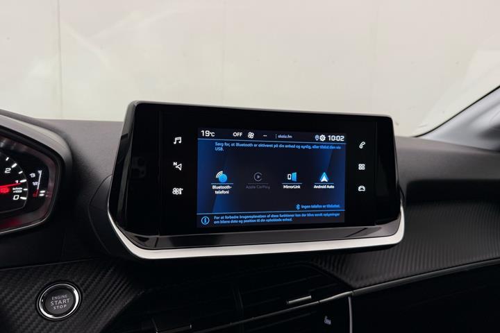 Grå Peugeot 208 fra 2021