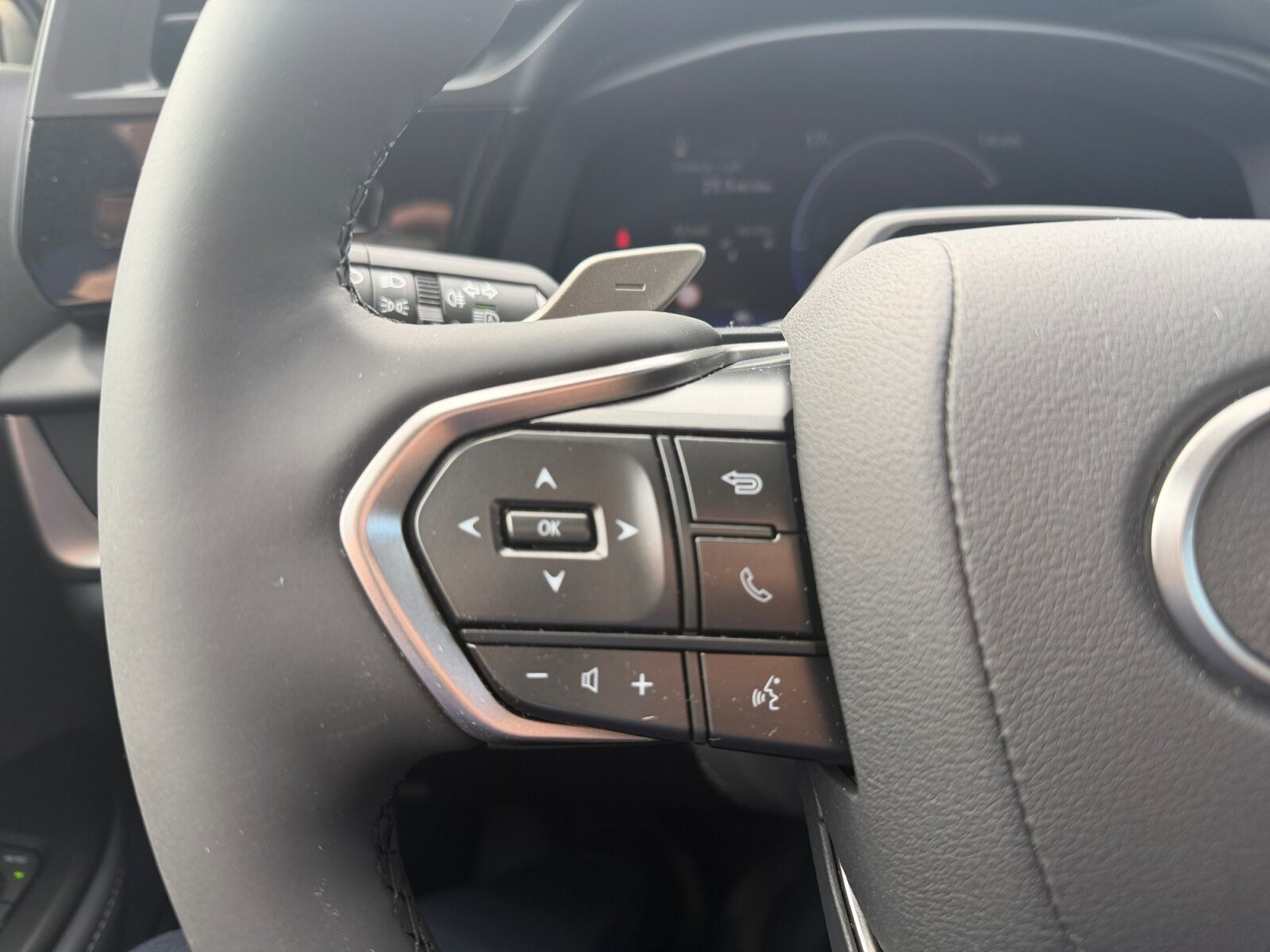 undefined Lexus RZ fra 2025