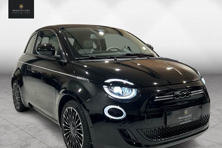 Sort Fiat 500e fra 2023 set udefra