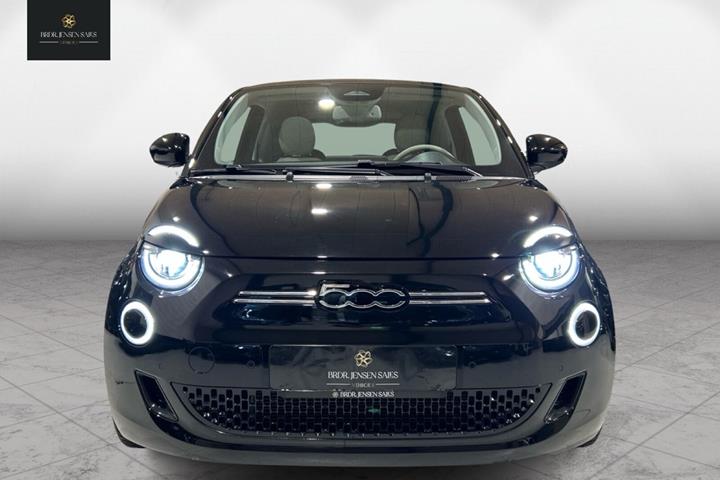 Sort Fiat 500e fra 2023