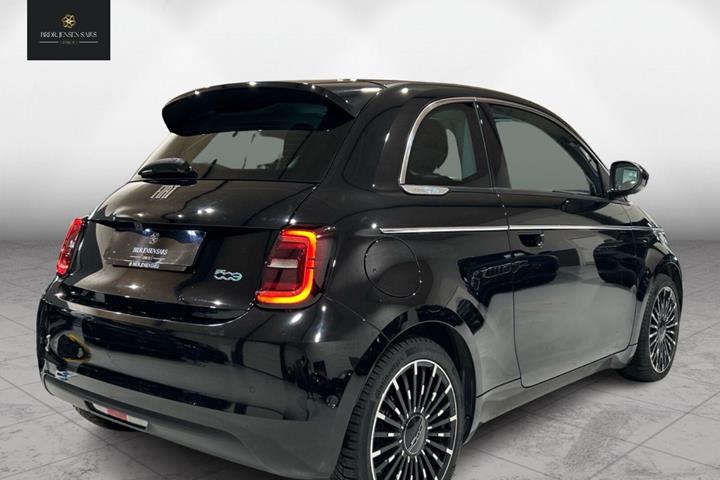 Sort Fiat 500e fra 2023