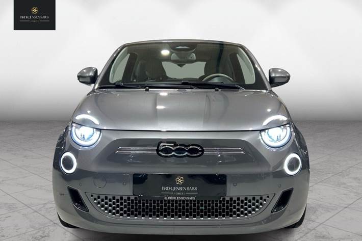 Grå Fiat 500e fra 2023