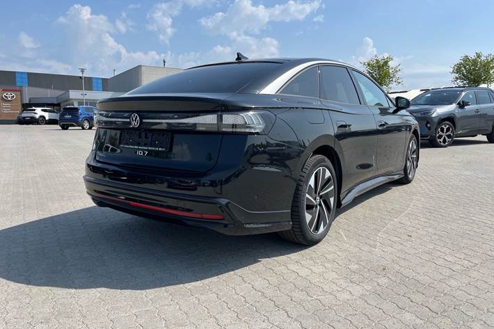 Sort VW ID.7 fra 2023