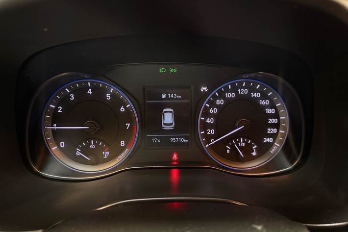 Orange Hyundai Kona fra 2019