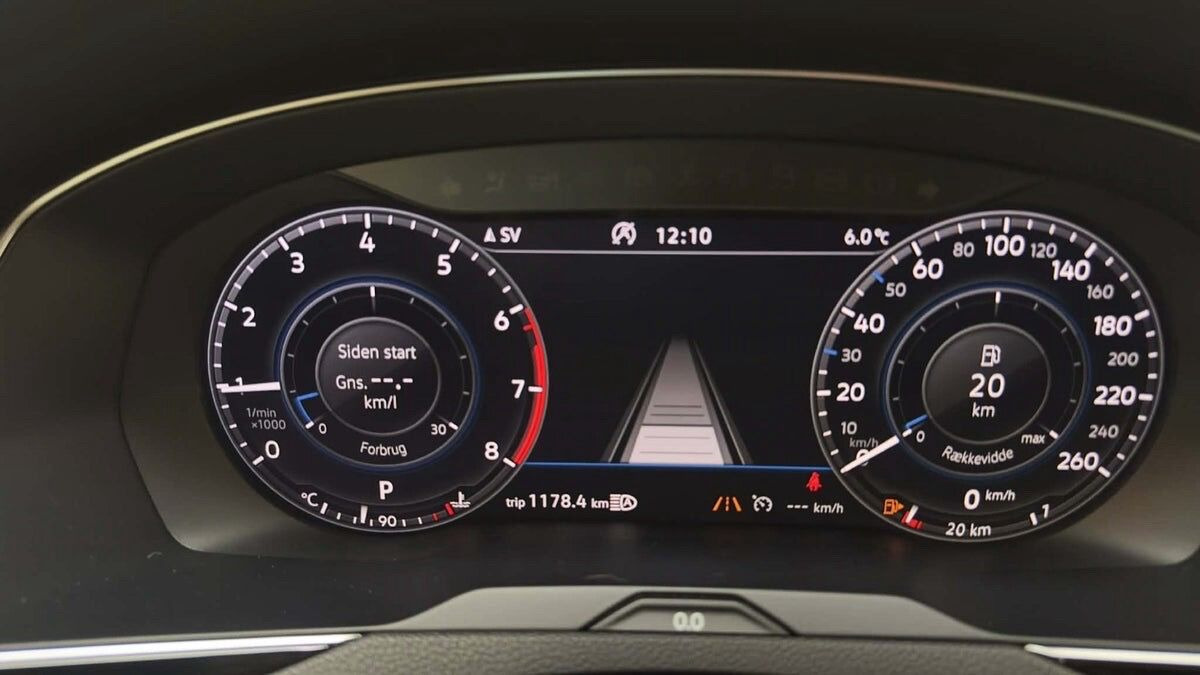 Sølv VW Passat fra 2018