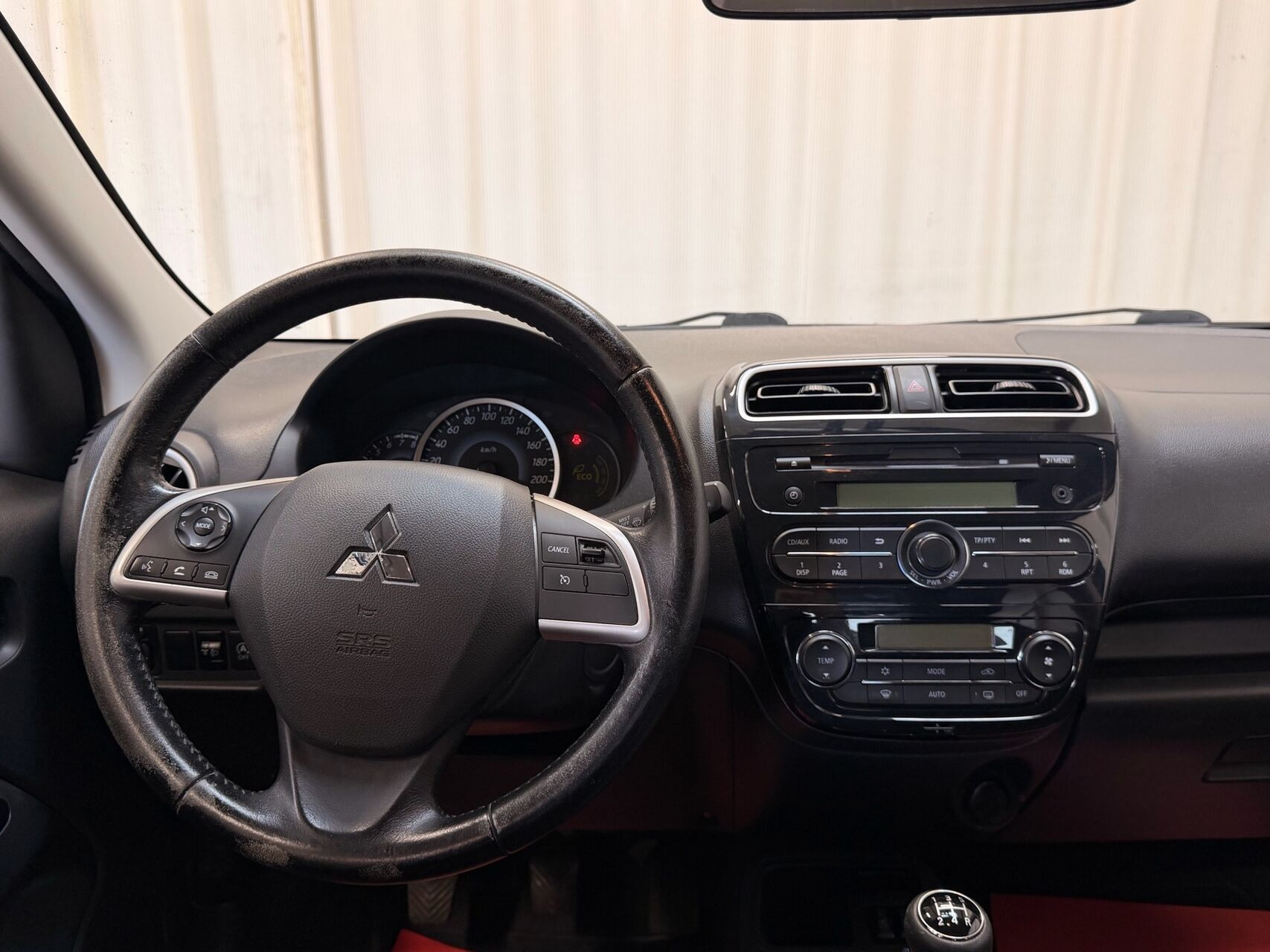 Blå Mitsubishi Space Star fra 2016
