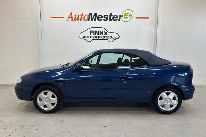 Blå Renault Mégane fra 1999