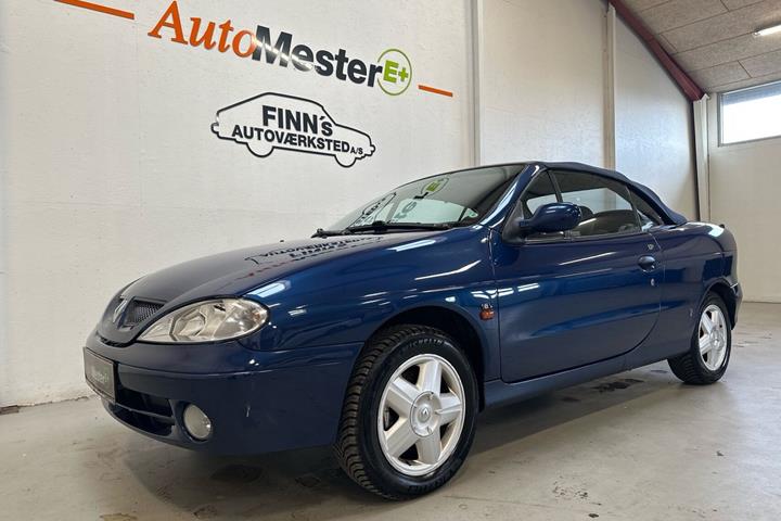 Blå Renault Mégane fra 1999