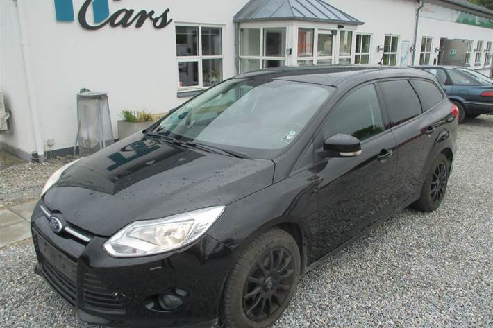 Sort Ford Focus fra 2011 set udefra