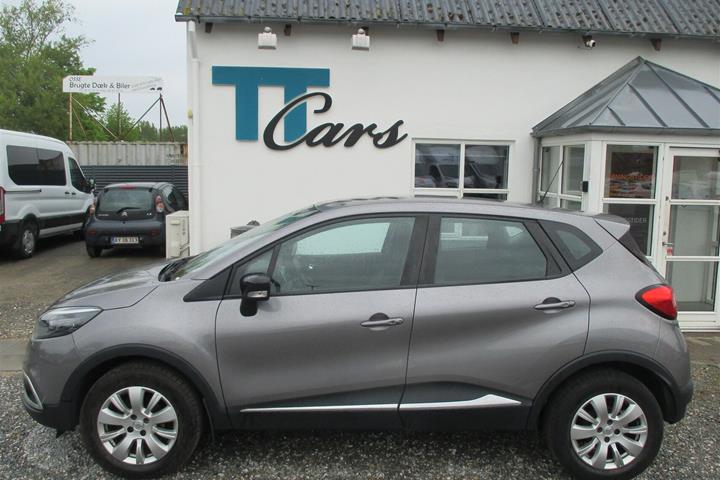 Sølv Renault Captur fra 2017