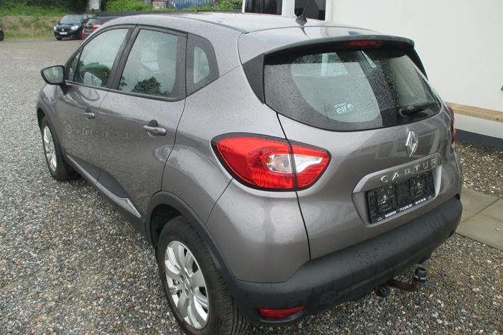 Sølv Renault Captur fra 2017