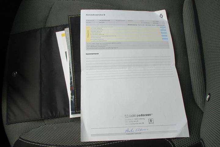 Sølv Renault Captur fra 2017