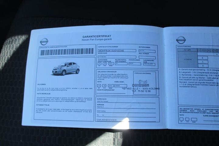 Sølv Nissan Micra fra 2012