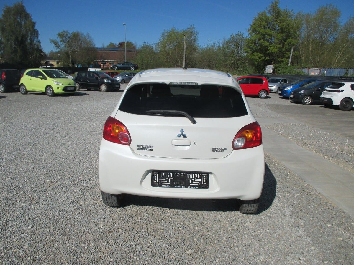 Hvid Mitsubishi Space Star fra 2014