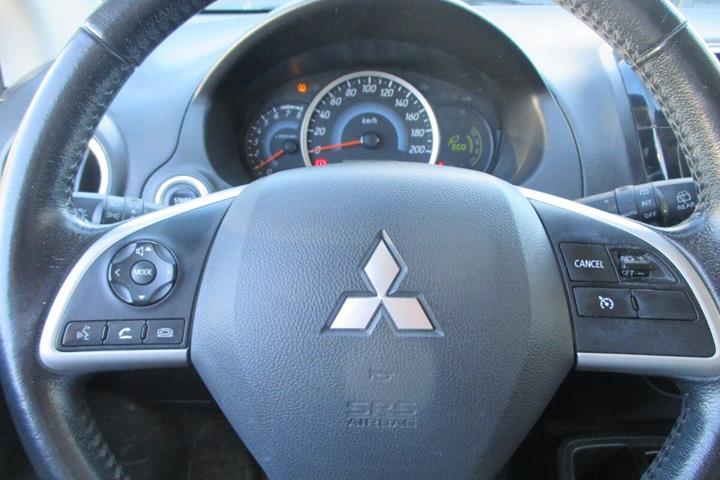 Hvid Mitsubishi Space Star fra 2014