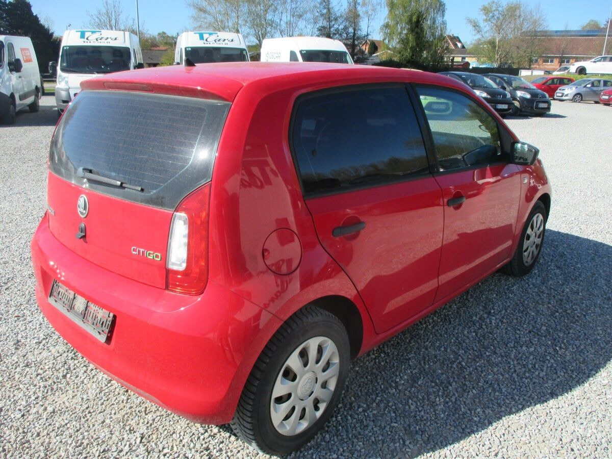 Rød Skoda Citigo fra 2015
