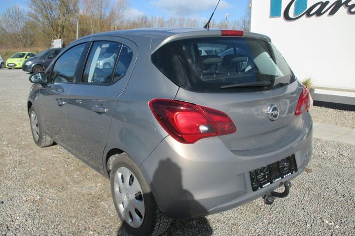 Grå Opel Corsa fra 2015
