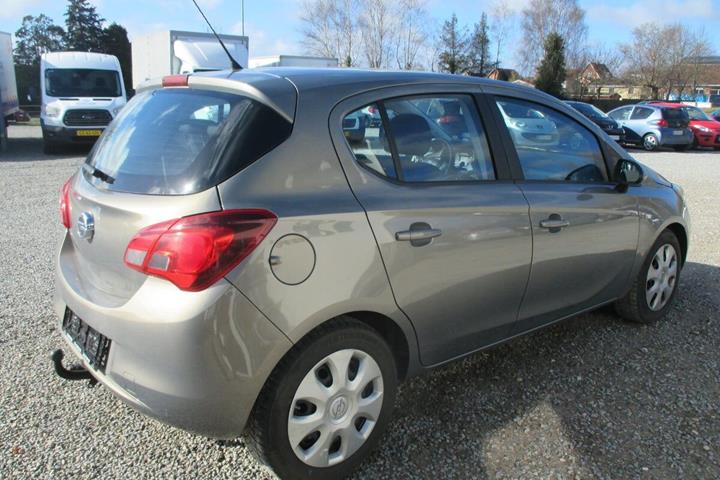 Grå Opel Corsa fra 2015