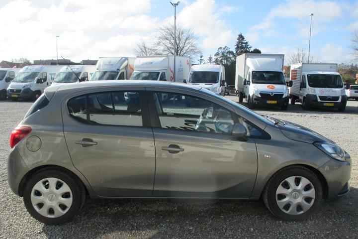 Grå Opel Corsa fra 2015