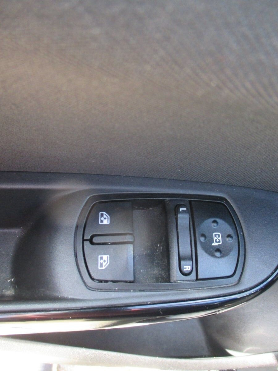 Grå Opel Corsa fra 2015
