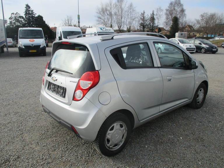 Chevrolet Spark 1,0 LT A/C 68HK 5d