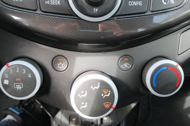 Sølv Chevrolet Spark fra 2014