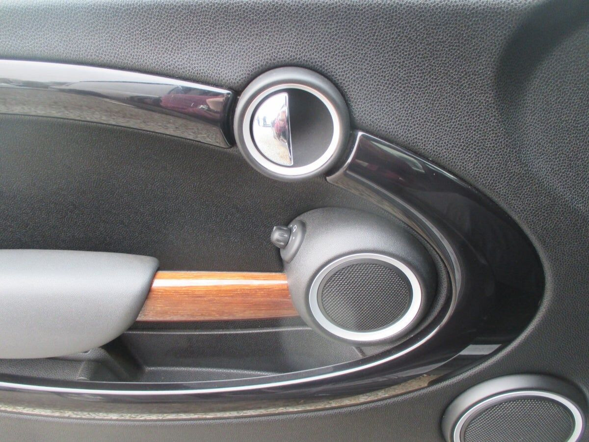 Brun Mini Clubman fra 2010 set indefra