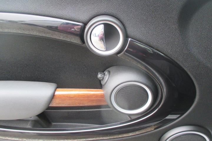 Brun Mini Clubman fra 2010 set indefra