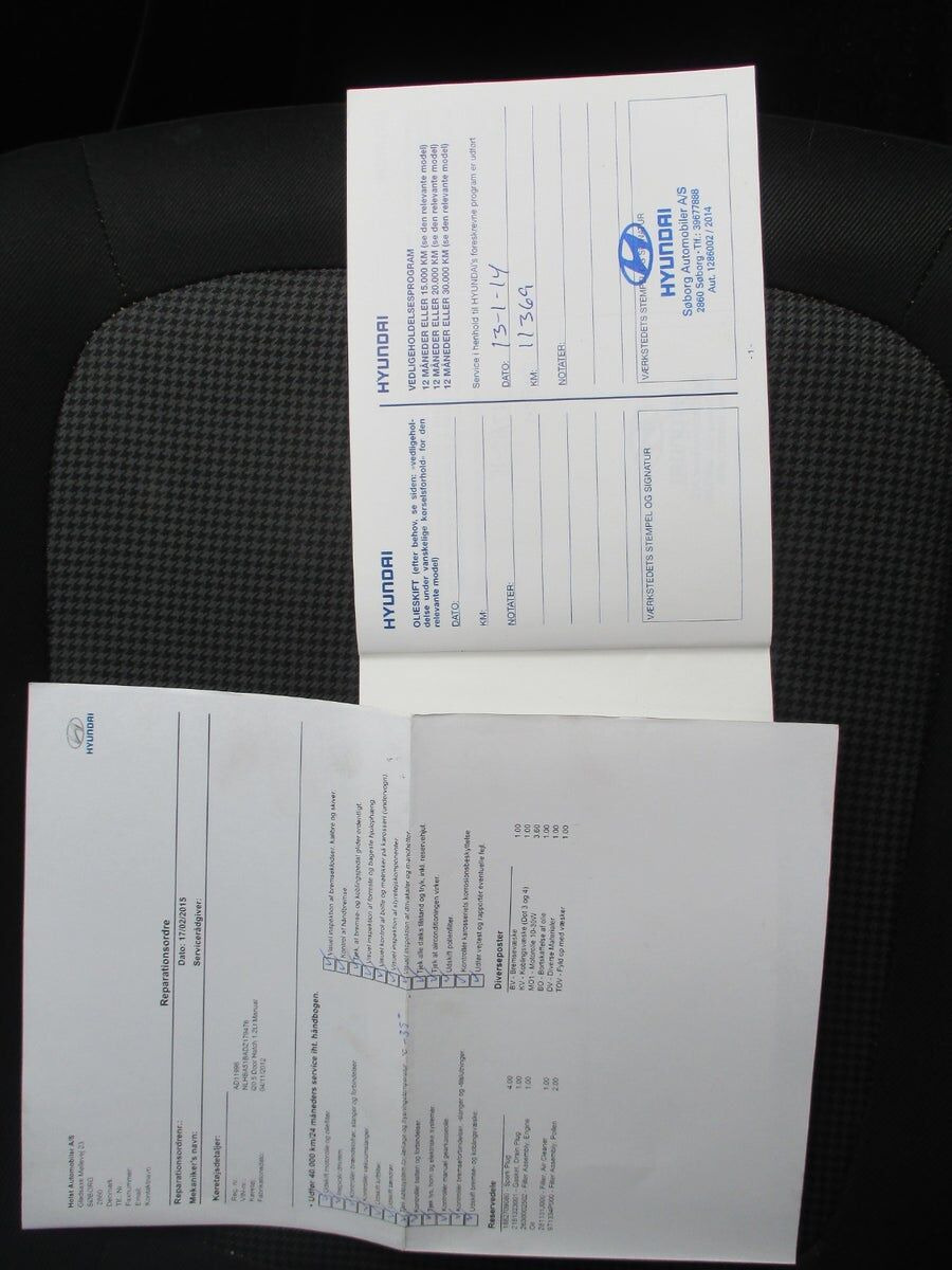 Grå Hyundai i20 fra 2013