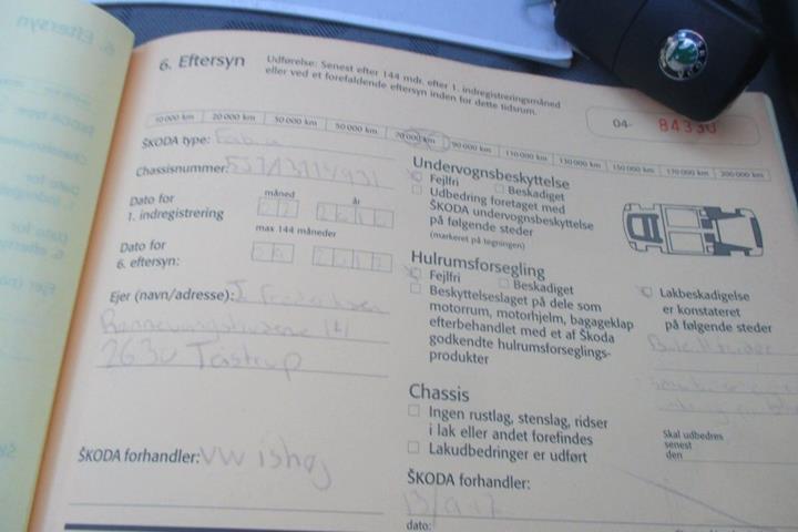 Grå Skoda Fabia fra 2010