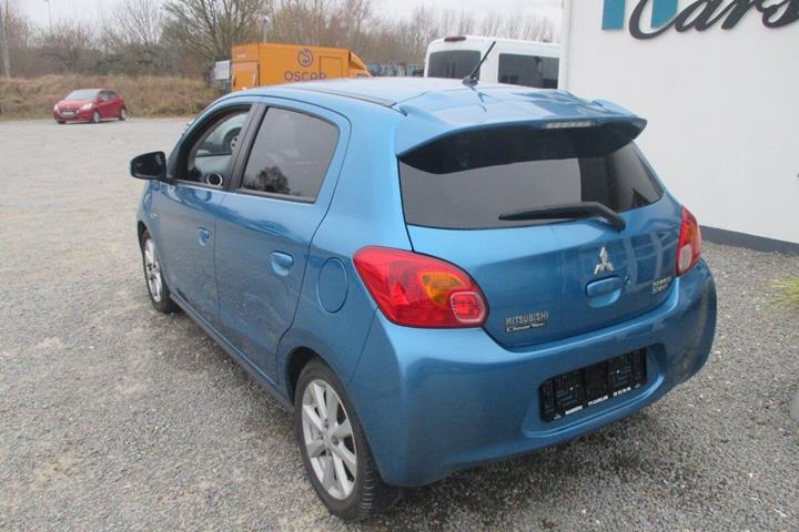Blå Mitsubishi Space Star fra 2014