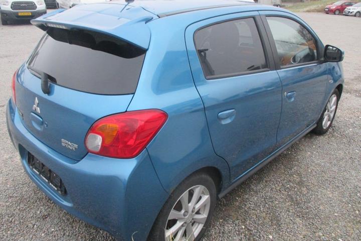 Blå Mitsubishi Space Star fra 2014