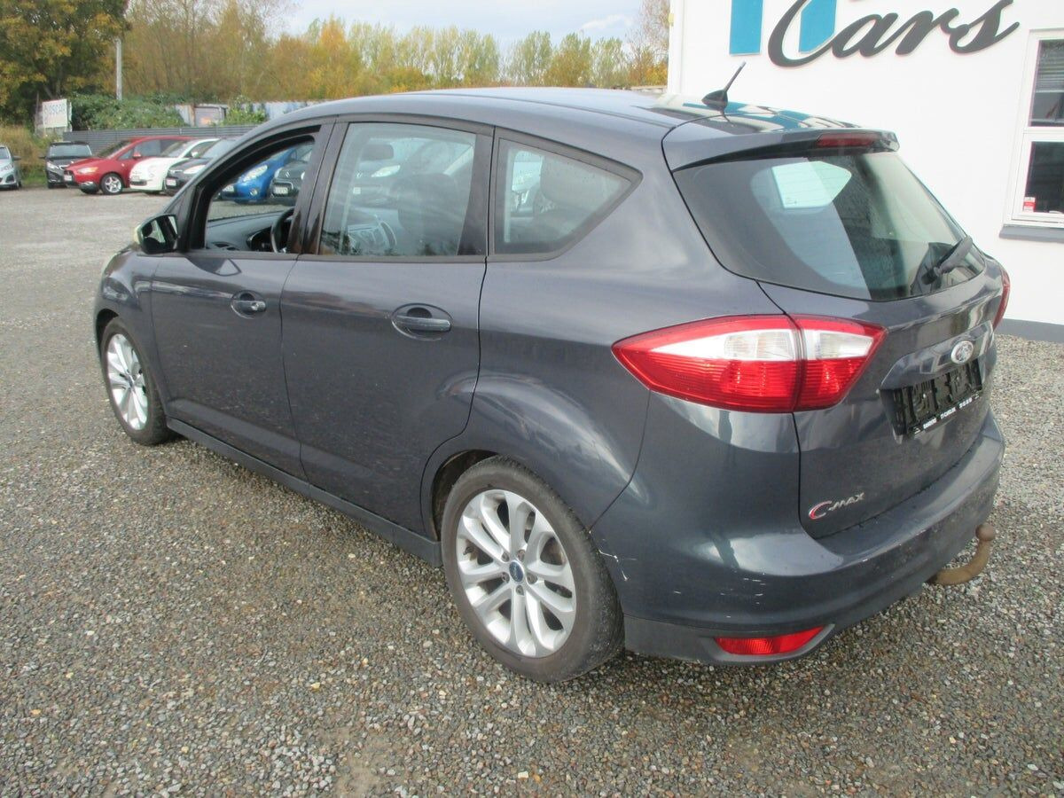 Grå Ford C-MAX fra 2011