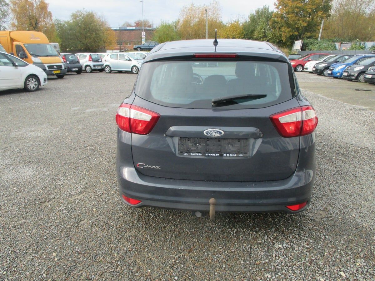 Grå Ford C-MAX fra 2011
