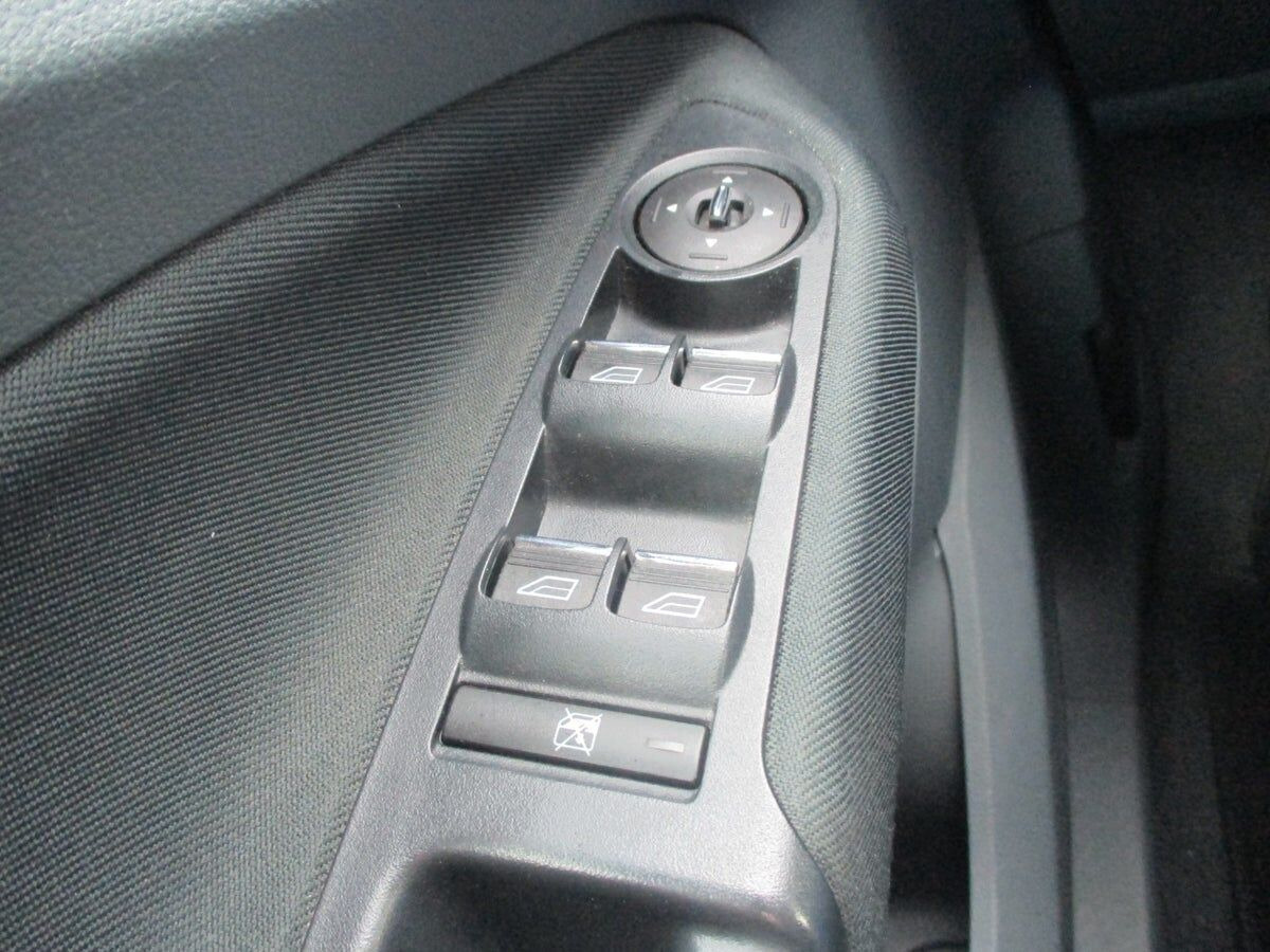 Grå Ford C-MAX fra 2011