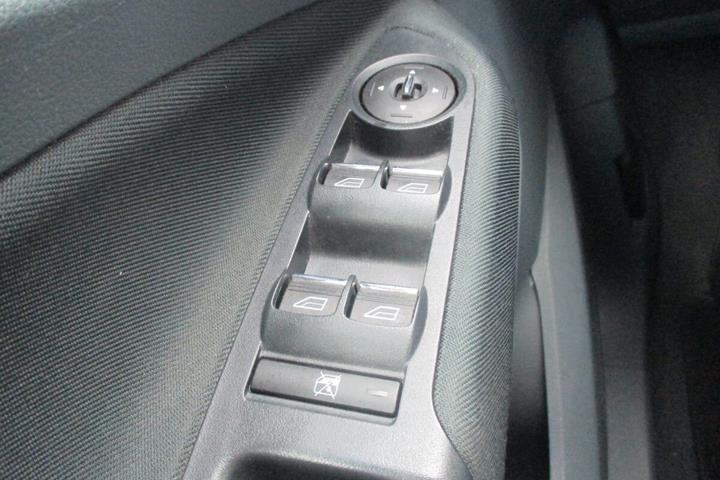 Grå Ford C-MAX fra 2011