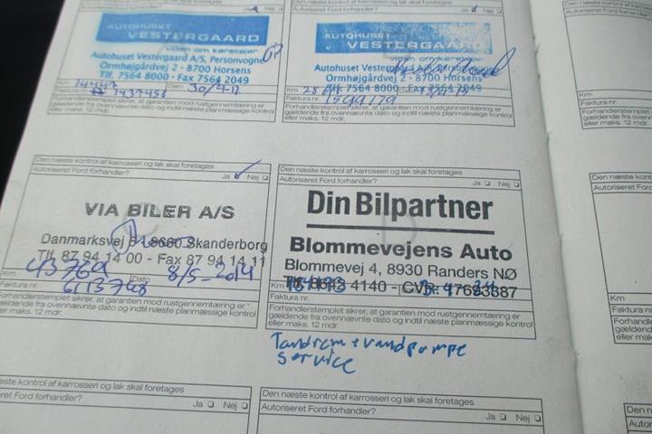 Grå Ford C-MAX fra 2011