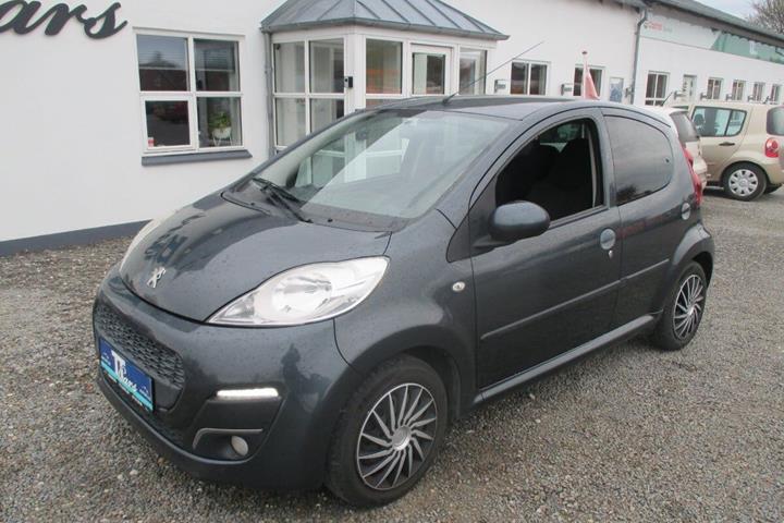 Grå Peugeot 107 fra 2014