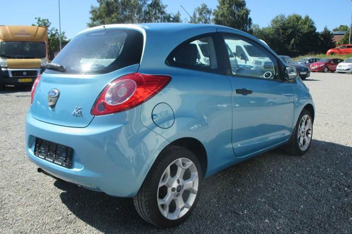 Blå Ford Ka fra 2011