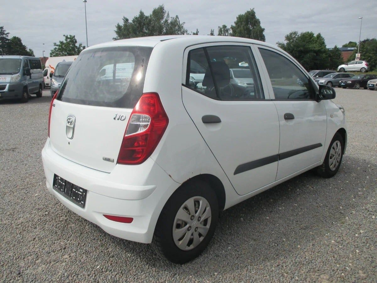 Hvid Hyundai i10 fra 2012
