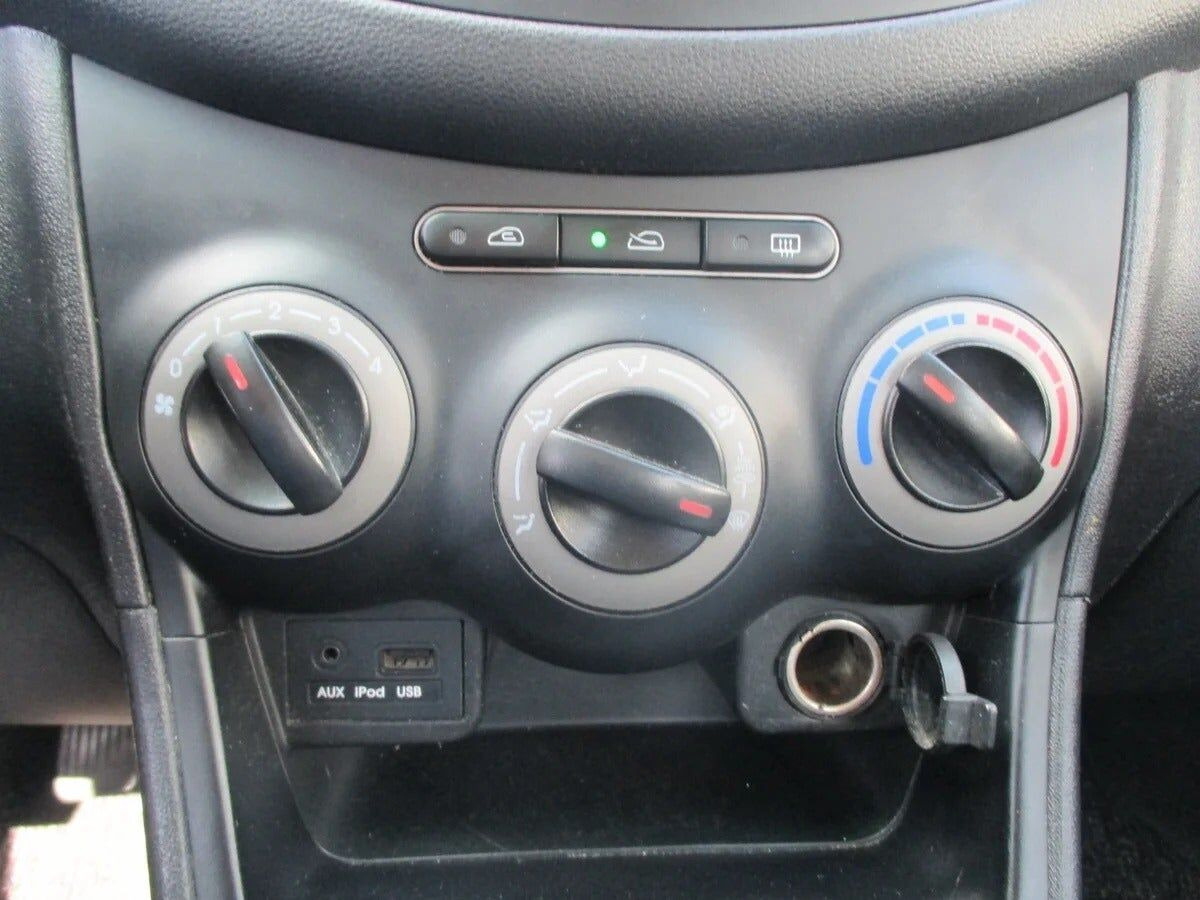 Hvid Hyundai i10 fra 2012