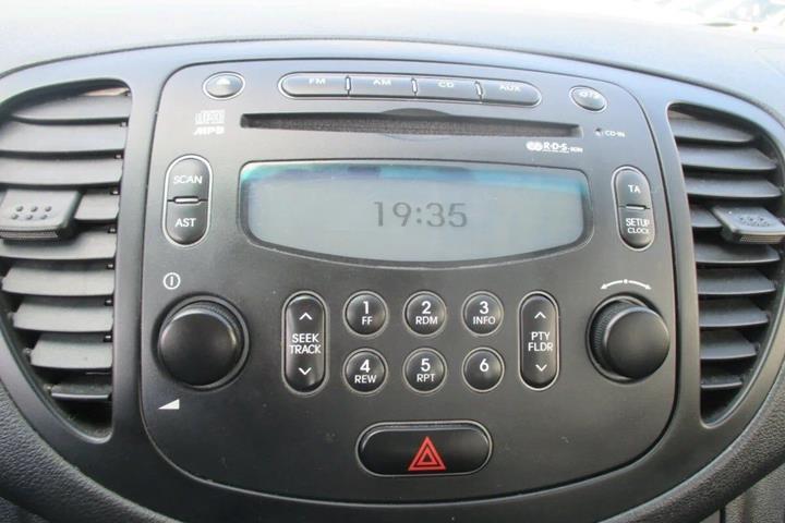 Hvid Hyundai i10 fra 2012