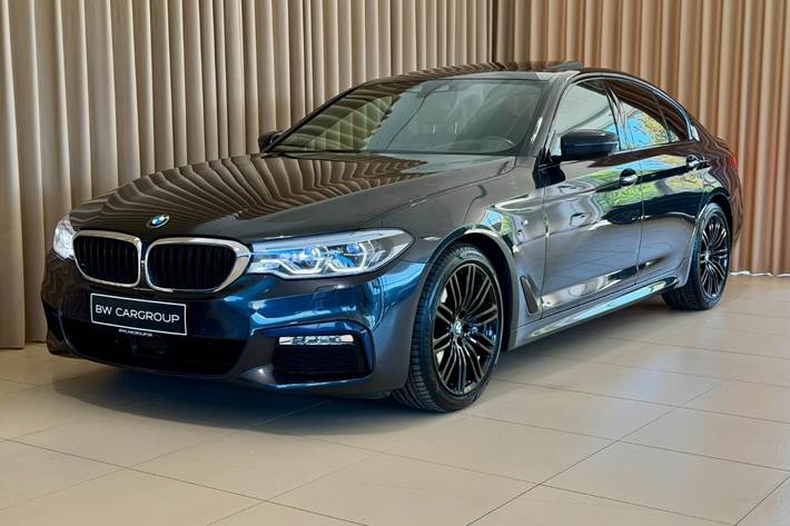 Grå BMW 530d fra 2017