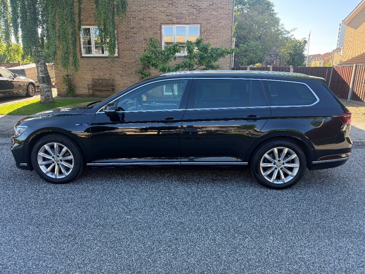 Sort VW Passat fra 2019