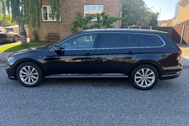 Sort VW Passat fra 2019